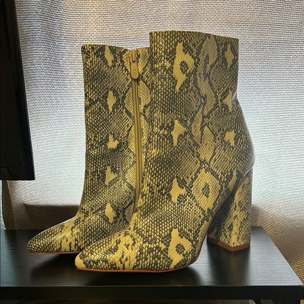 Snake Print Ankle Boots (Pretty little thing) 5